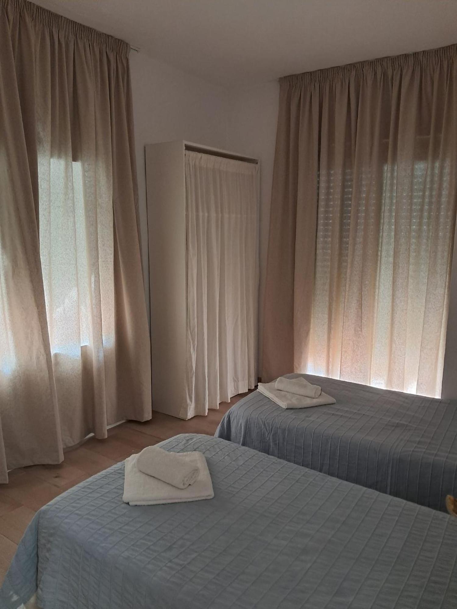 Hostal Casa Torrent Canet De Mar Exteriör bild