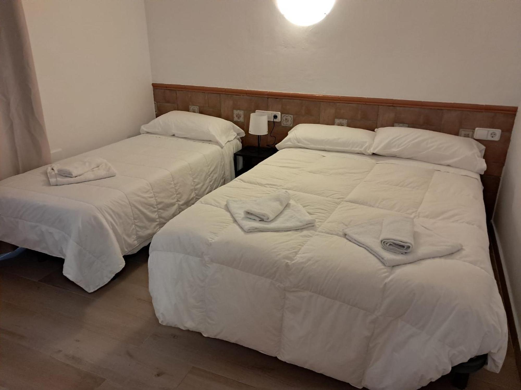 Hostal Casa Torrent Canet De Mar Exteriör bild