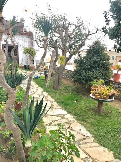 Hostal Casa Torrent Canet De Mar Exteriör bild